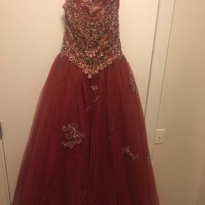 Quinceanera / Prom dress / Ball gown (New)